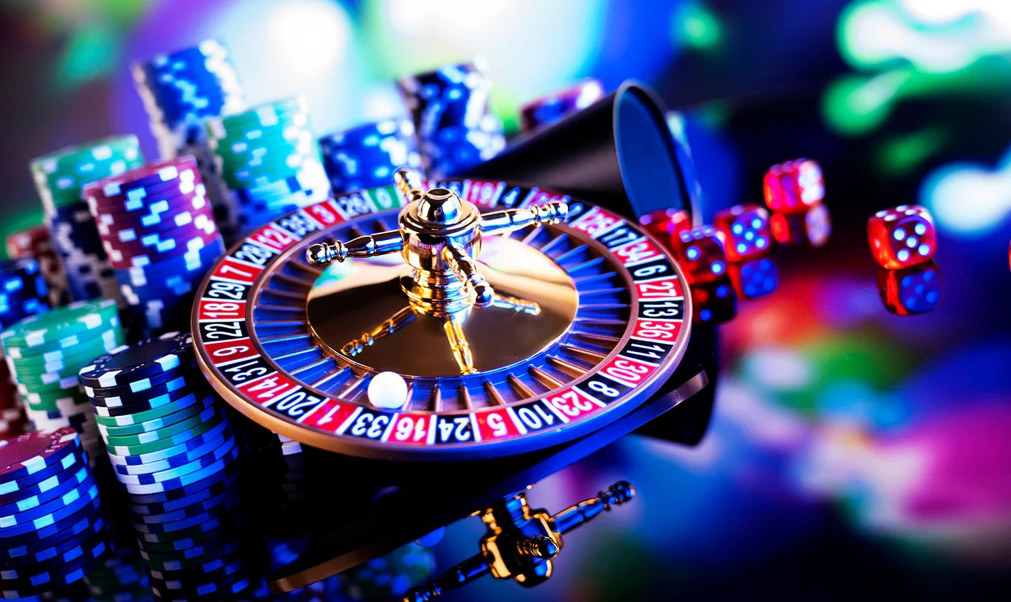 Filipino user browsing 1 ace sports and casino platform on mobile phone